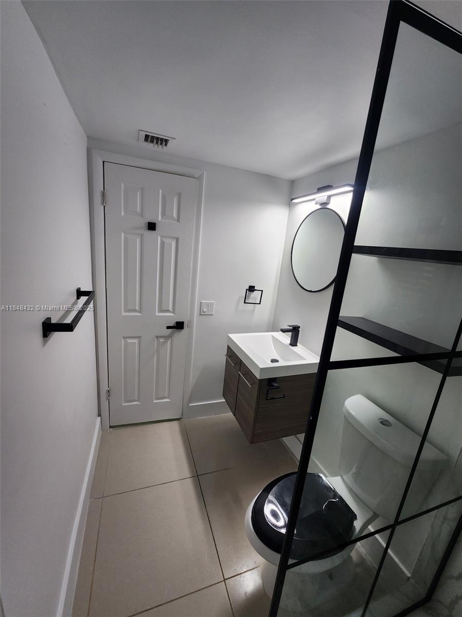 ISLE OF NORMANDY MIAMI VI - Residential Lease