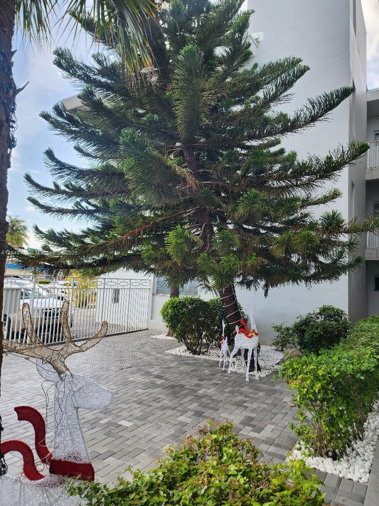 ISLE OF NORMANDY MIAMI VI - Residential Lease