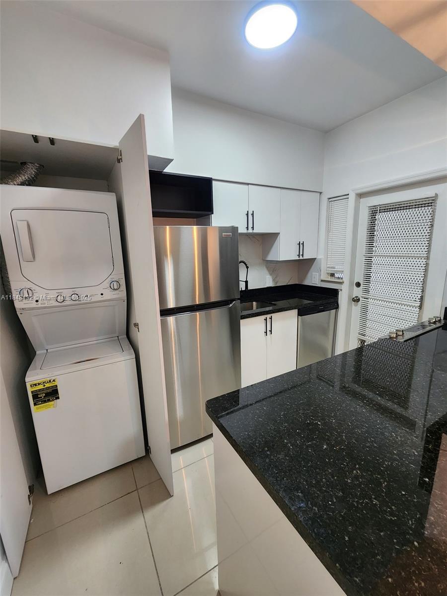 ISLE OF NORMANDY MIAMI VI - Residential Lease