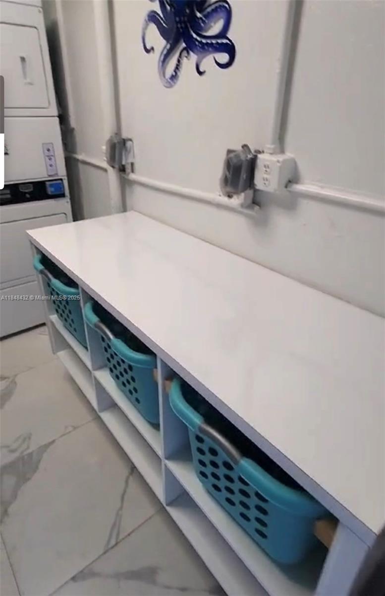 ISLE OF NORMANDY MIAMI VI - Residential Lease