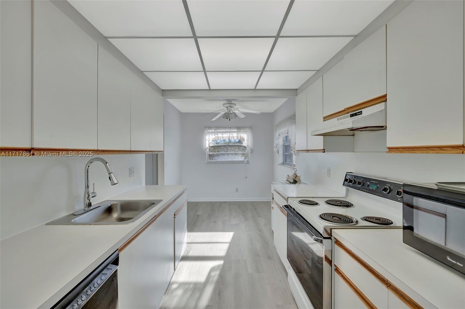 CAMBRIDGE AT CENTURY VILL - Residential
