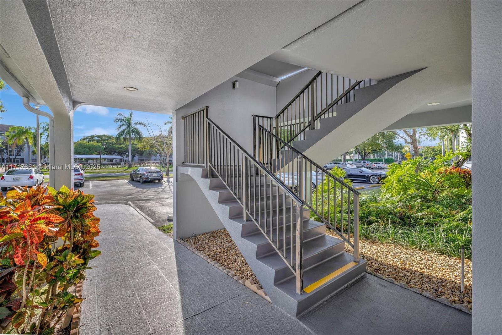 CAMBRIDGE AT CENTURY VILL - Residential