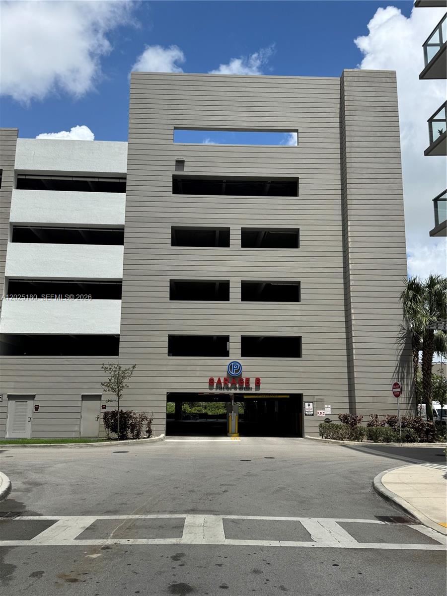 MIDTOWN DORAL CONDO 4 - Residential