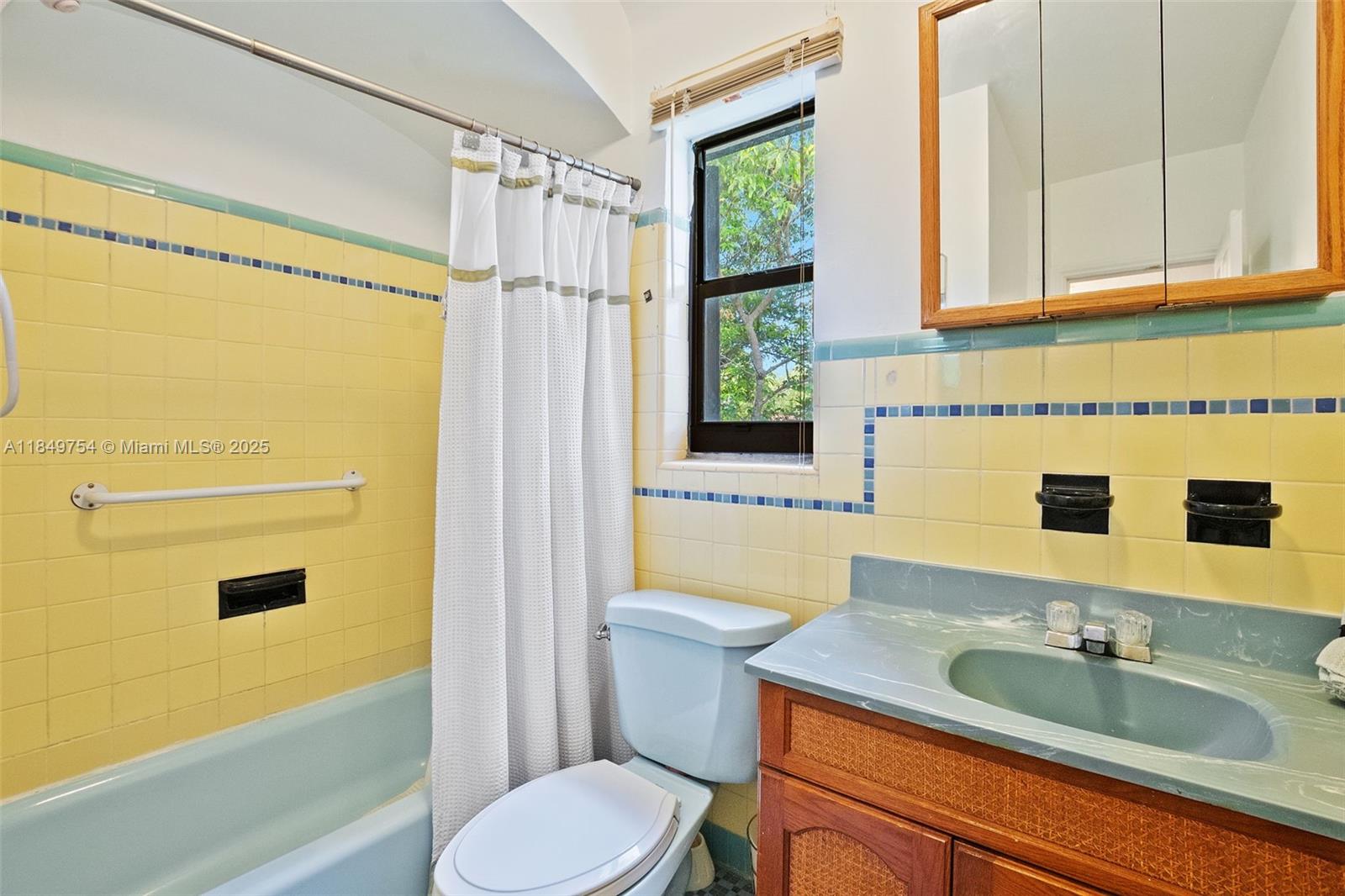 REV PL SEC 2 CC ESTATES - Residential