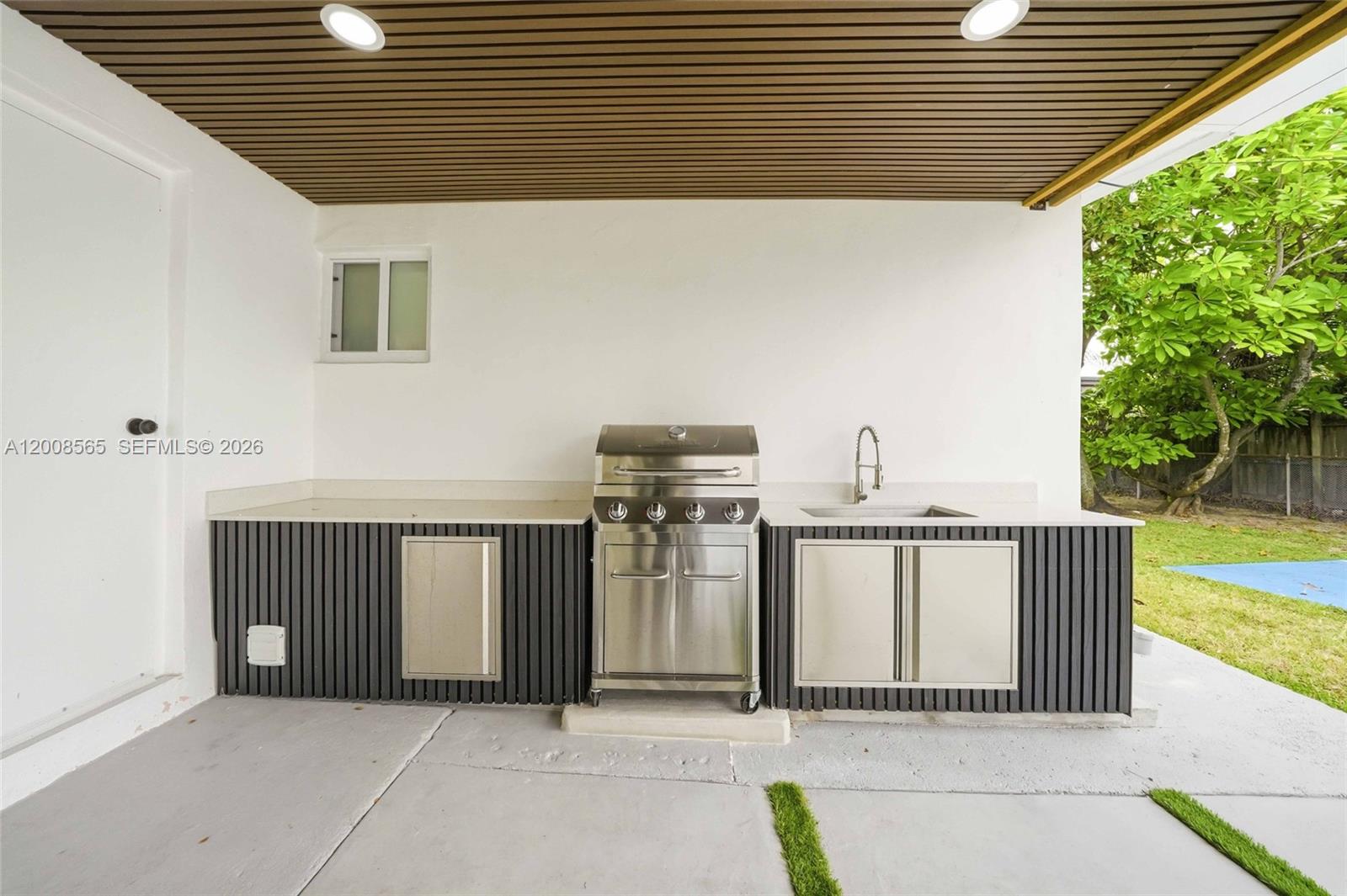 WESTWOOD LAKE 2ND ADDN - Residential