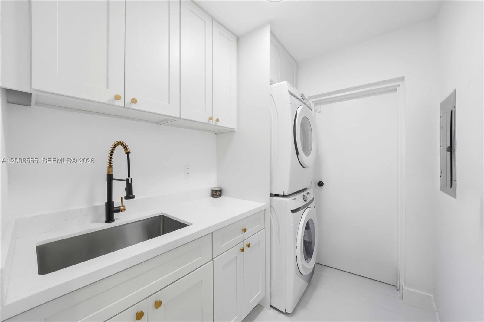 WESTWOOD LAKE 2ND ADDN - Residential