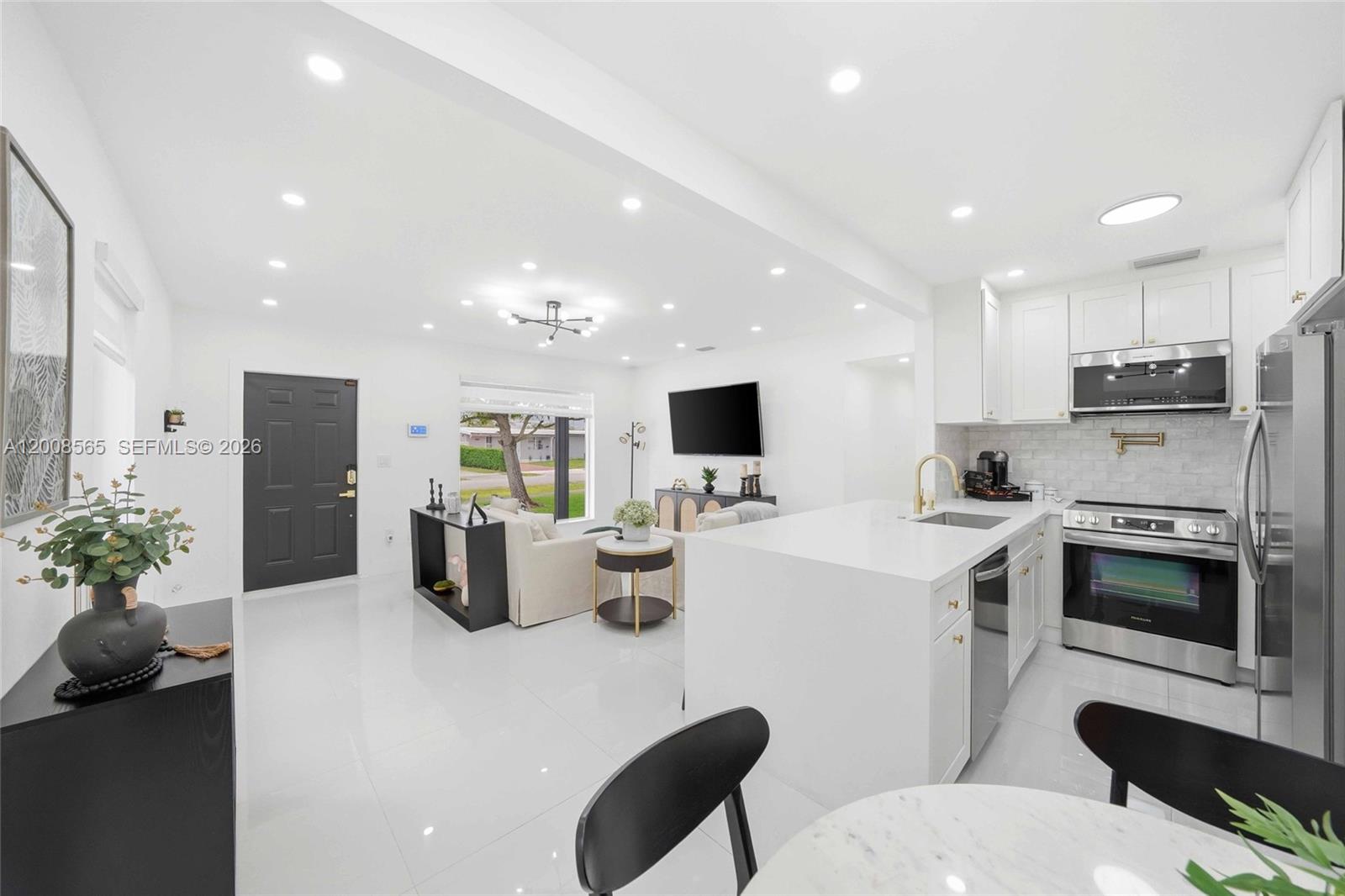 WESTWOOD LAKE 2ND ADDN - Residential