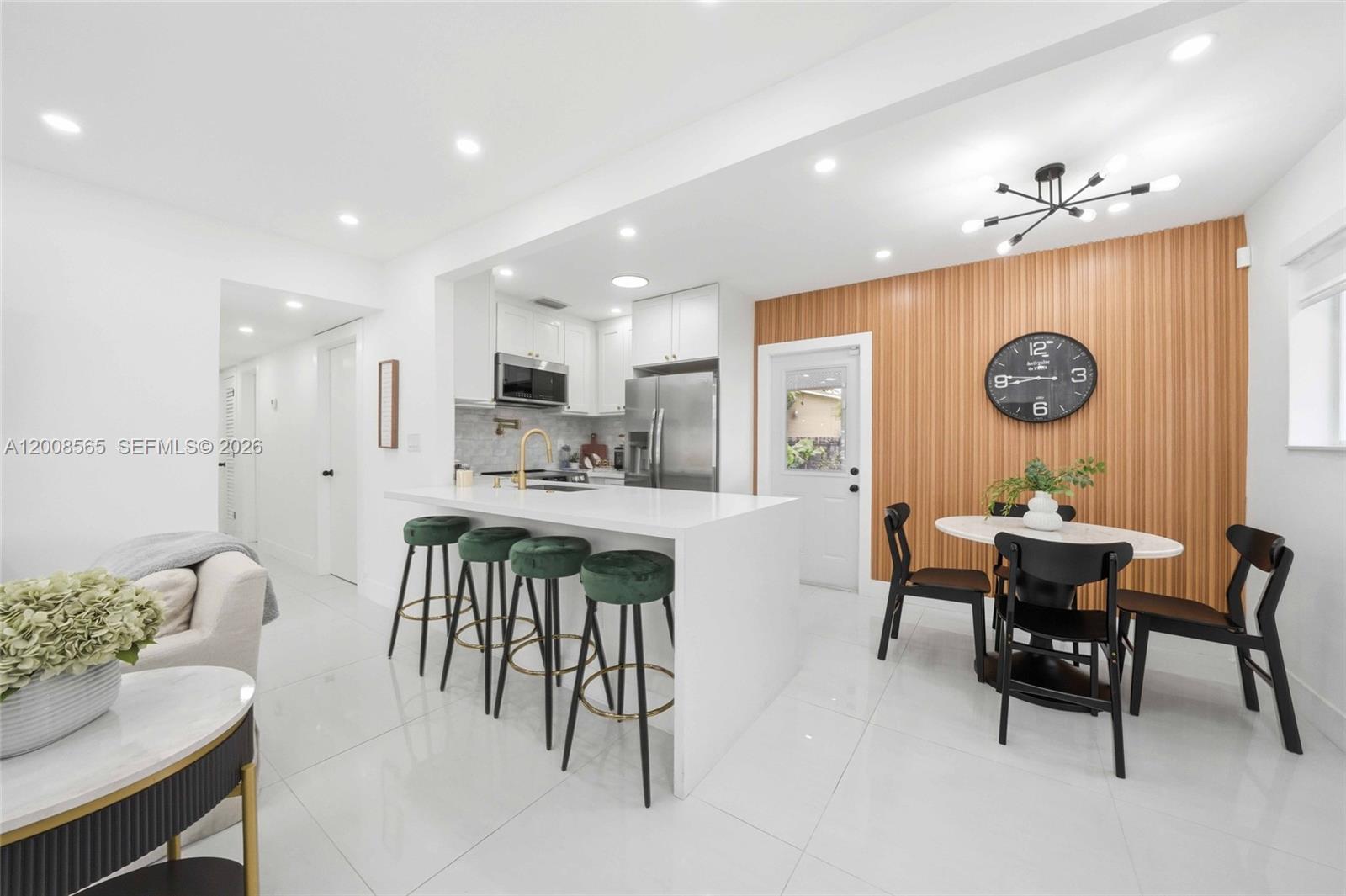 WESTWOOD LAKE 2ND ADDN - Residential