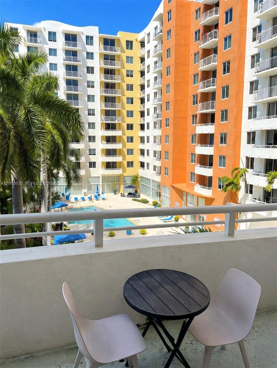 VENTURE AT AVENTURA EAST - Residential