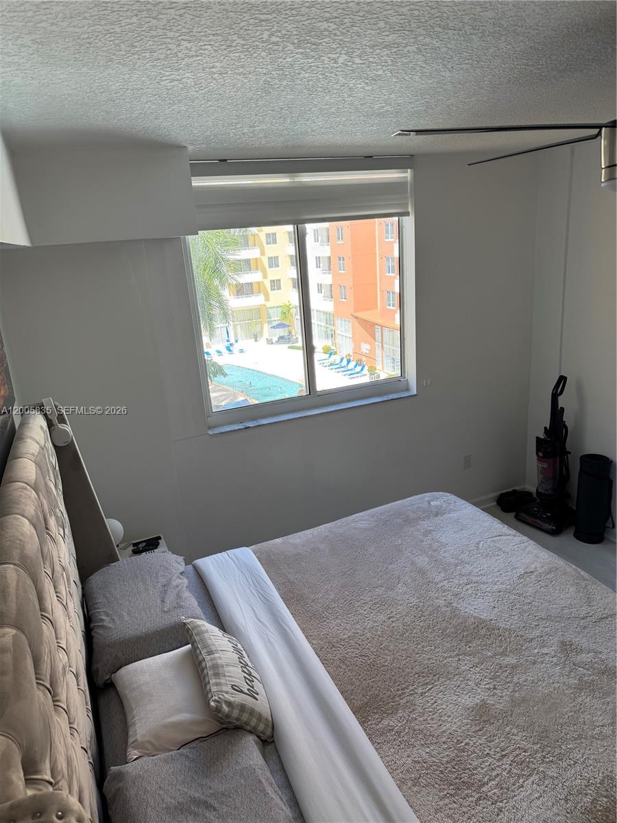 VENTURE AT AVENTURA EAST - Residential