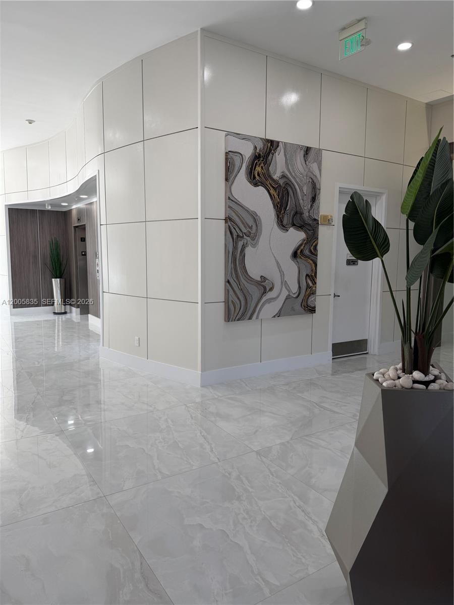 VENTURE AT AVENTURA EAST - Residential