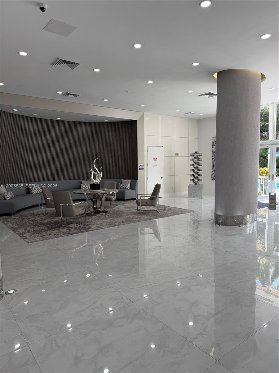 VENTURE AT AVENTURA EAST - Residential