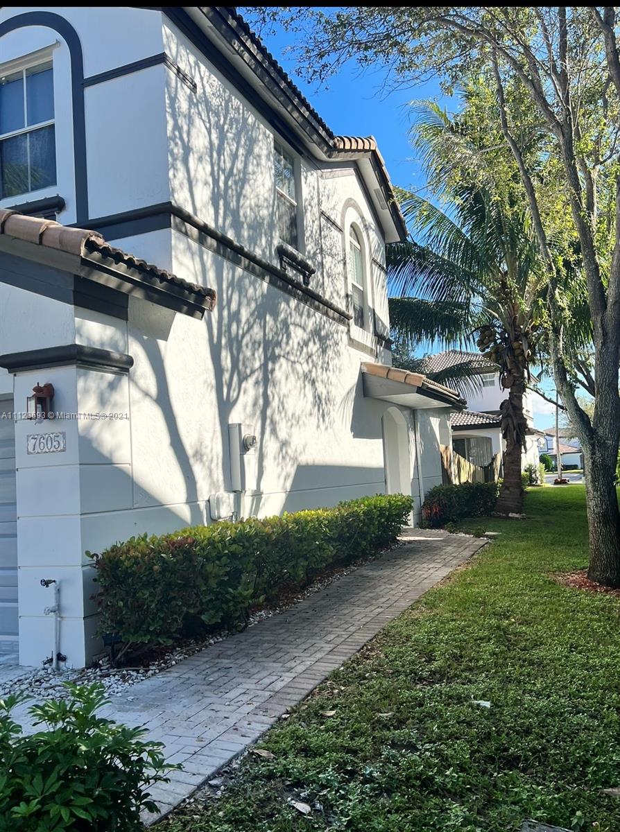 DORAL ISLES NORTH SEC TWO - Residential Lease