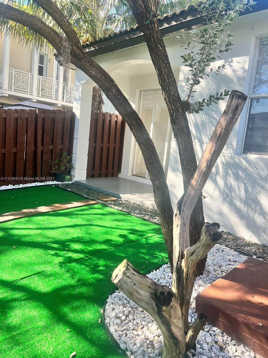 DORAL ISLES NORTH SEC TWO - Residential Lease