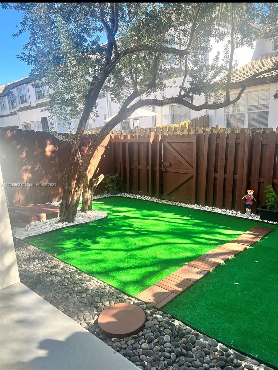 DORAL ISLES NORTH SEC TWO - Residential Lease