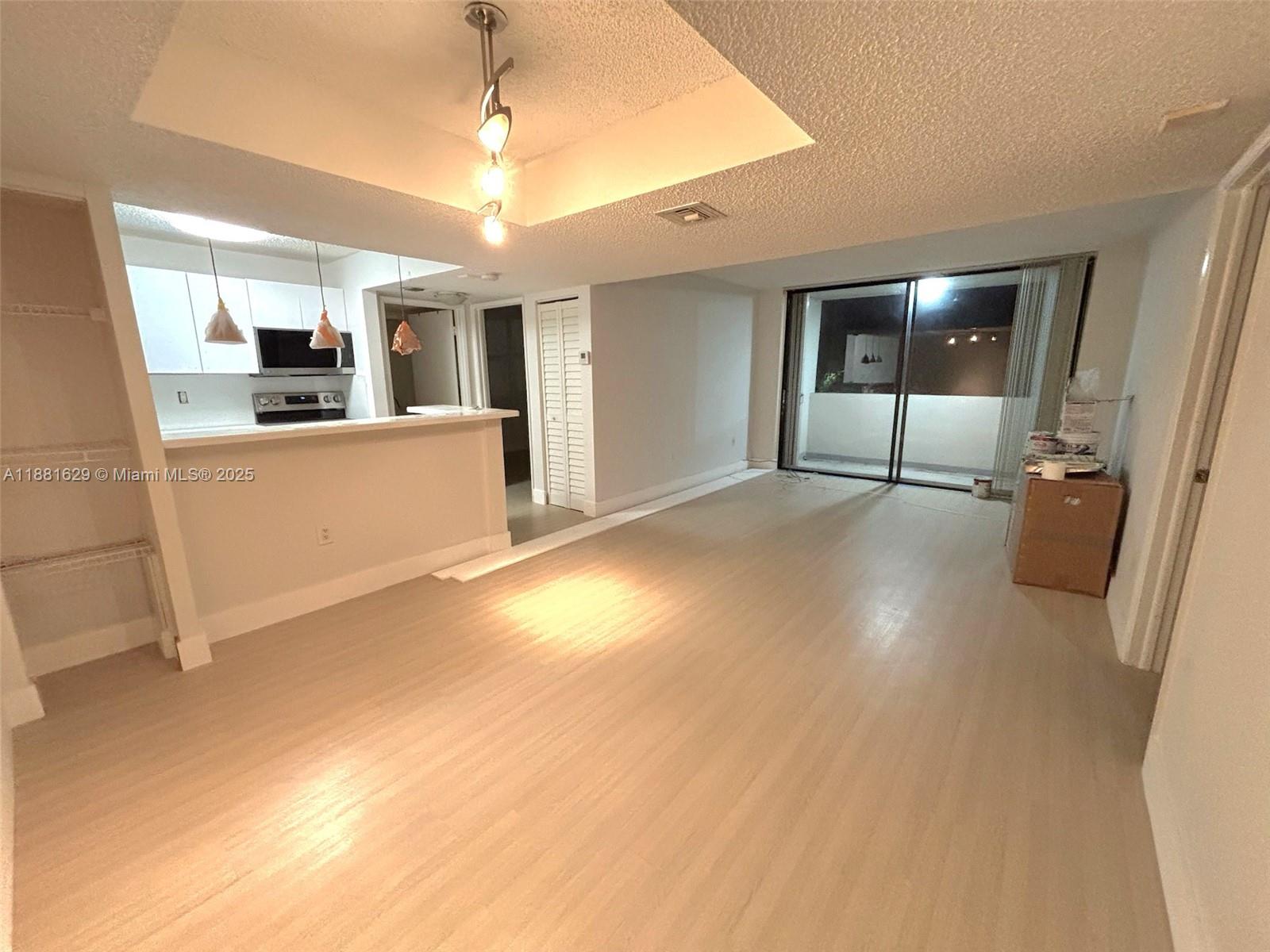 Discover this cozy yet stylish 2-bedroom, 2-bathroom apartment in a prime Kendall location. With a Luxurious feel and a layout designed for comfort, the kitchen and bathrooms have been completely renovated, giving the entire apartment a fresh, high- and feel.Washer and dryer in the unit. Club house, pool, guest parking space.
With its perfect location and brand-new features.
Move in cost First Month and Security Deposit.