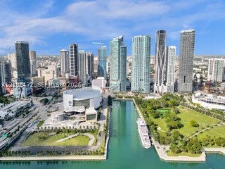 888 Biscayne Blvd 811