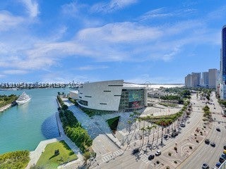 888 Biscayne Blvd 811