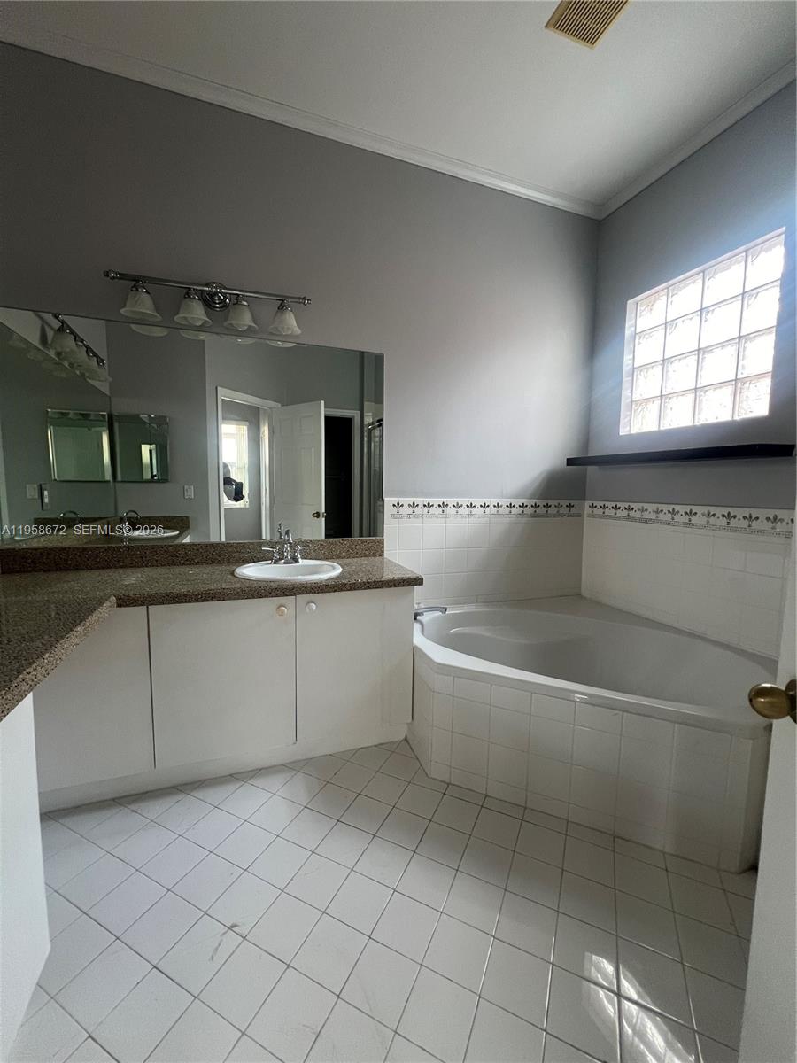 LAKES BY THE BAY SEC 8 - Residential