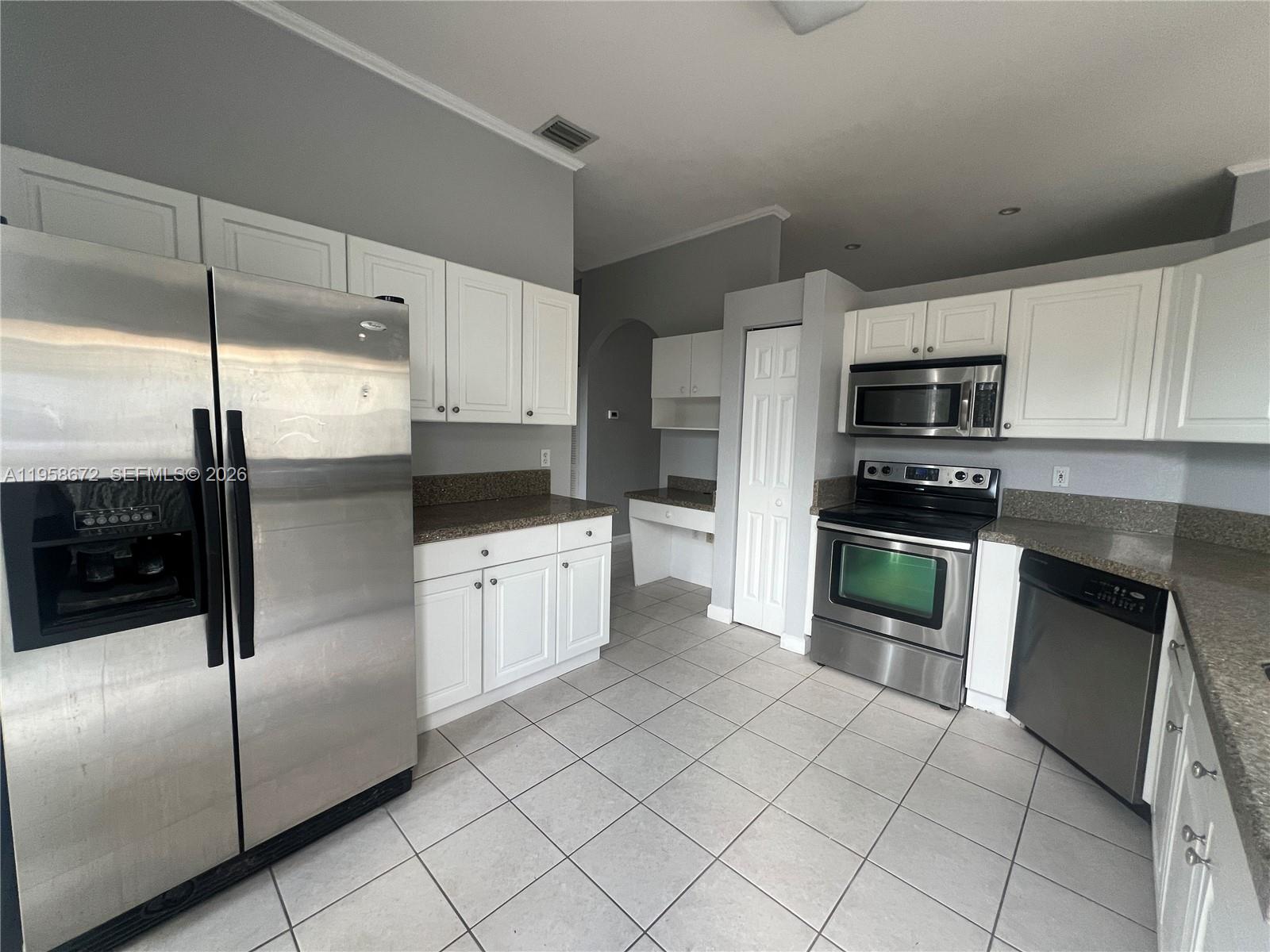 LAKES BY THE BAY SEC 8 - Residential