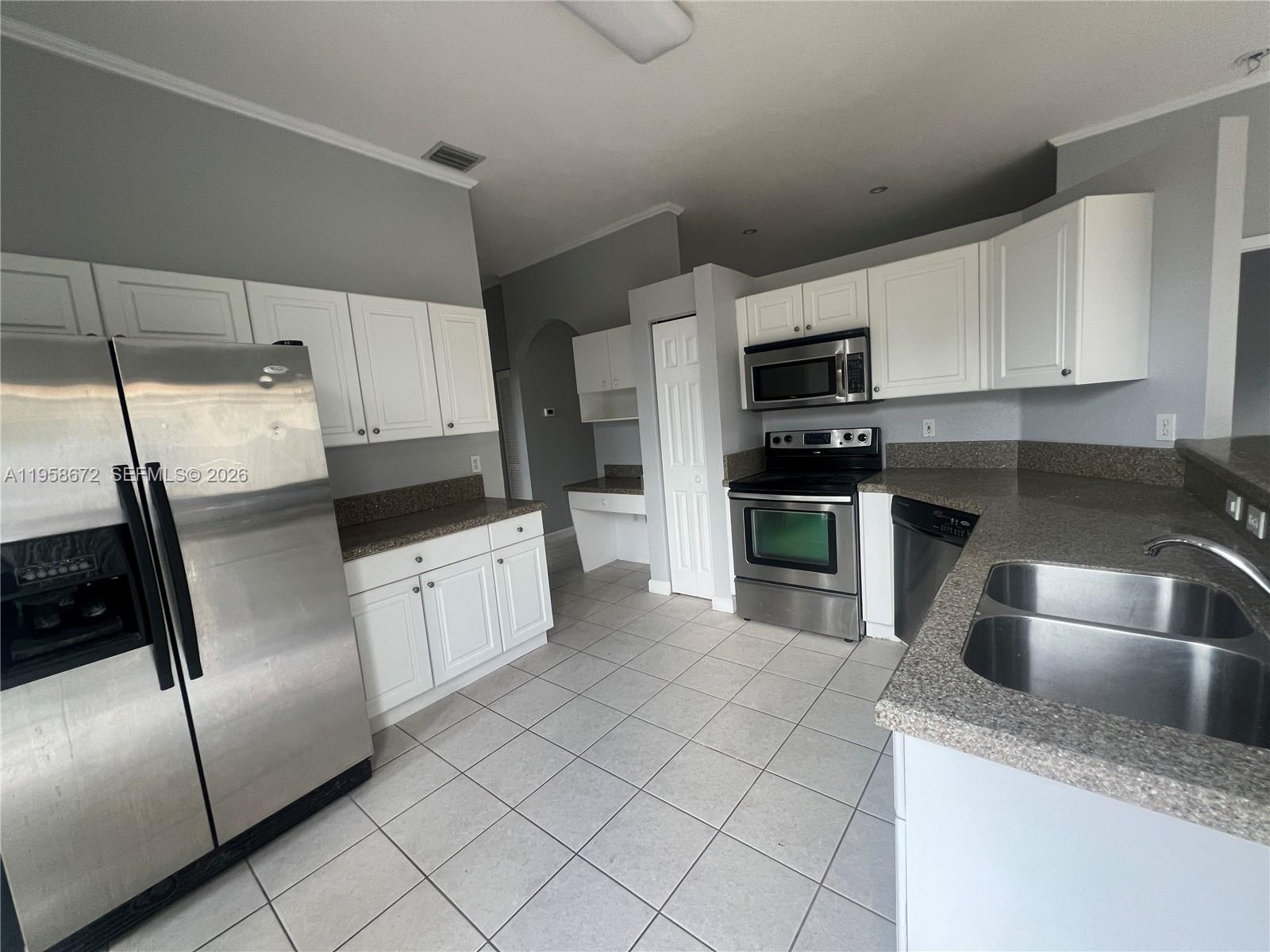 LAKES BY THE BAY SEC 8 - Residential