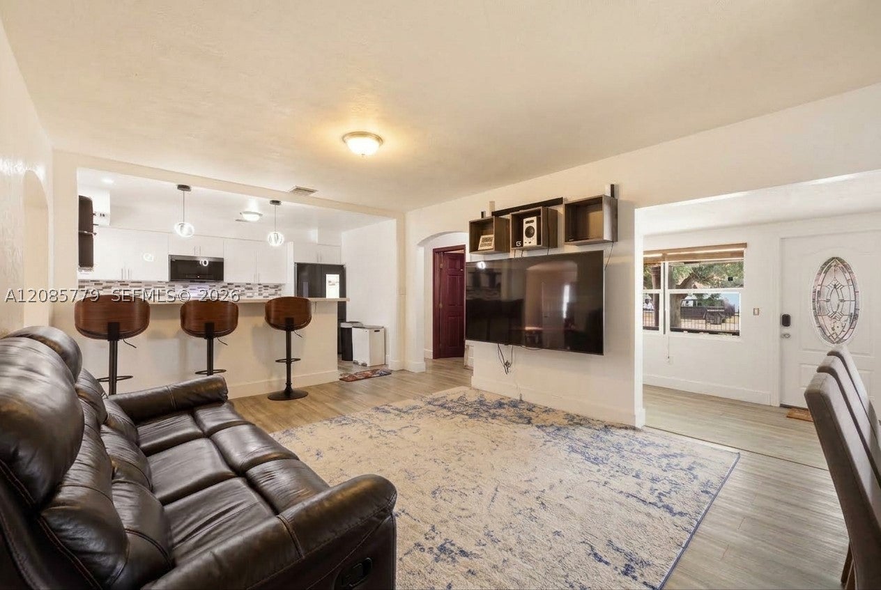 65 NW 118th St