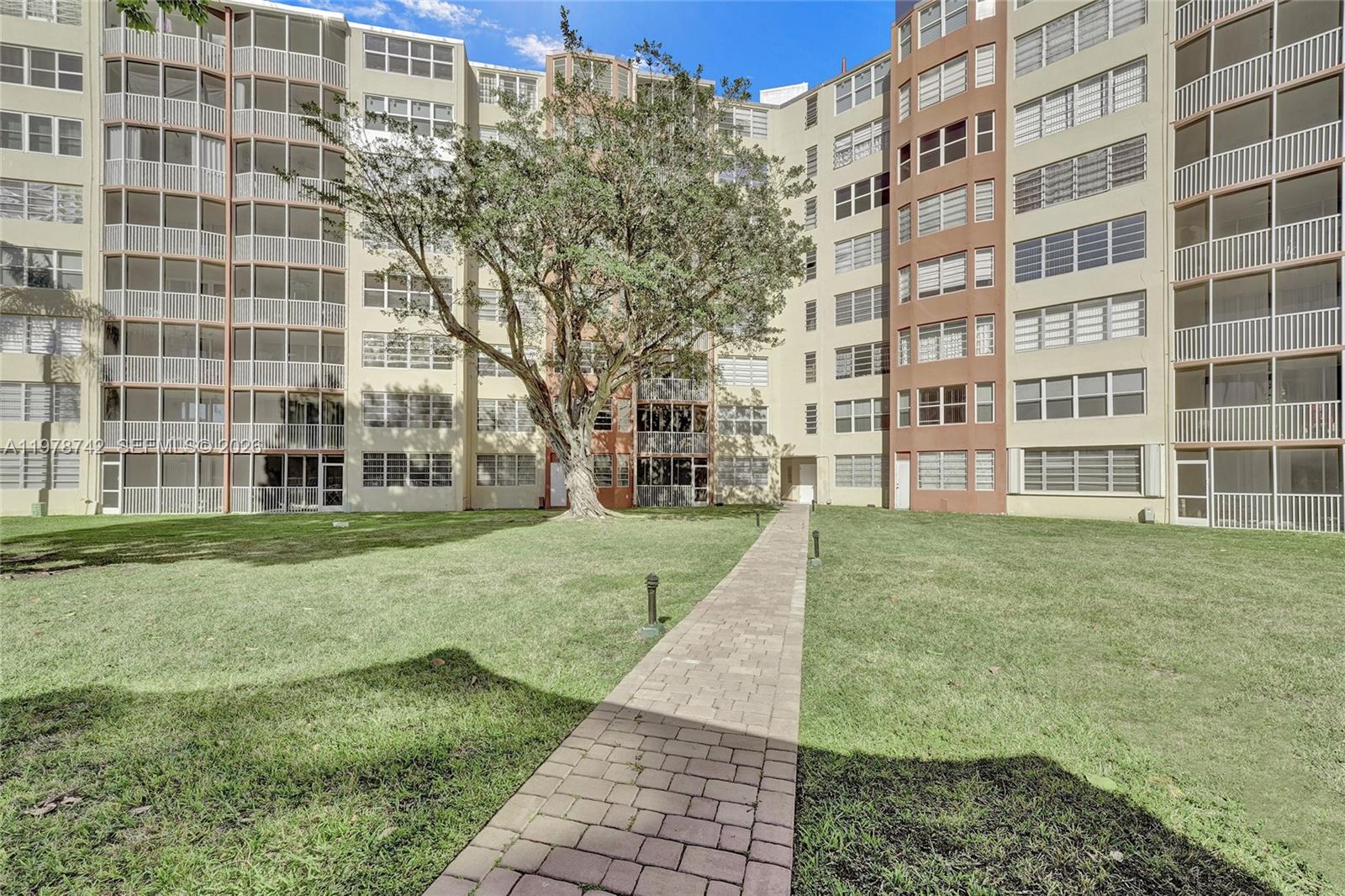 JADE WINDS GROUP-DAISY GA - Residential