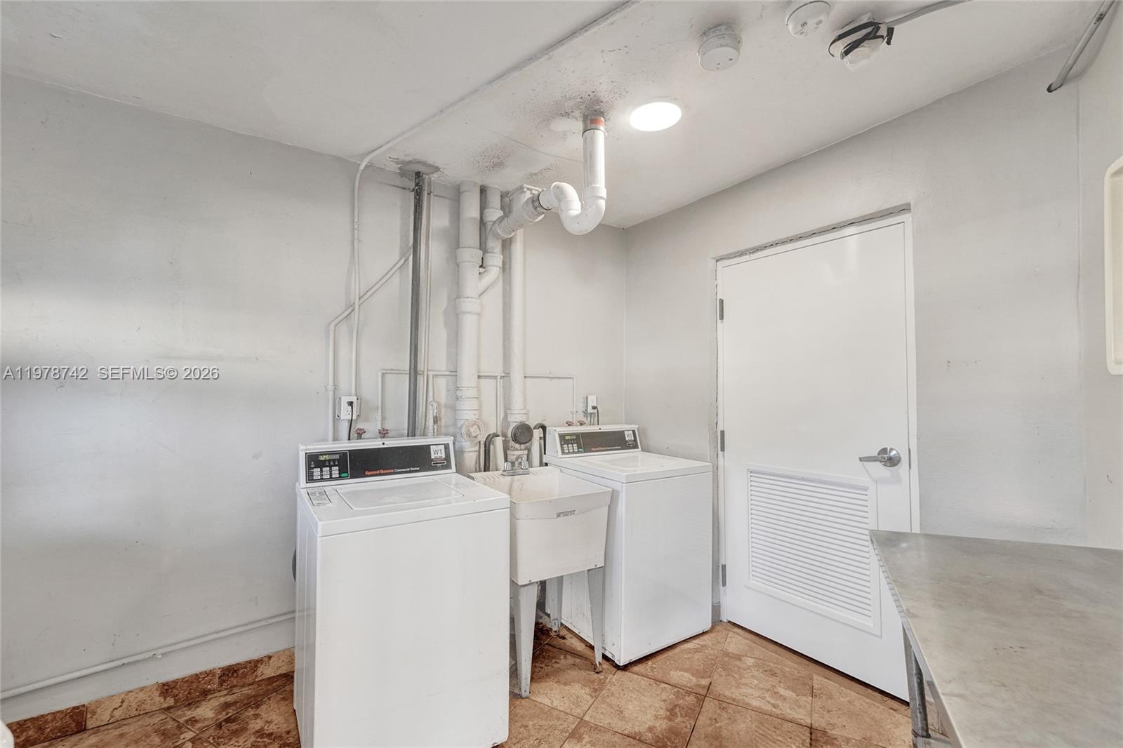 JADE WINDS GROUP-DAISY GA - Residential