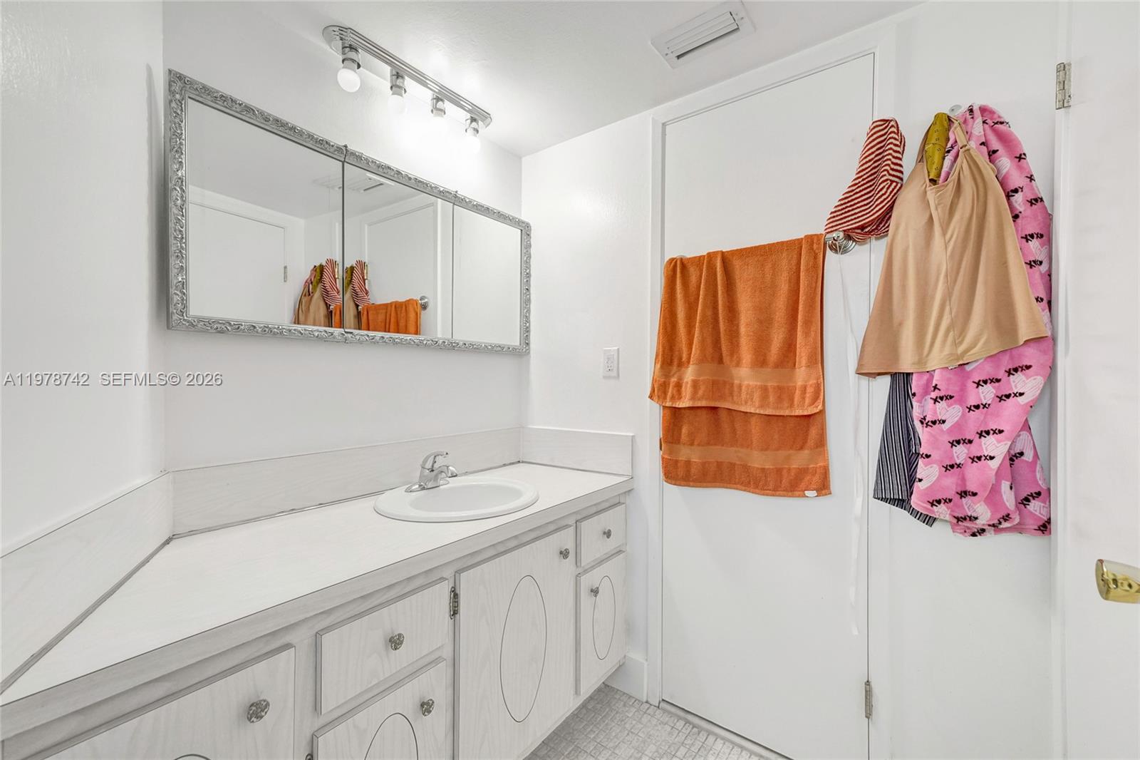 JADE WINDS GROUP-DAISY GA - Residential