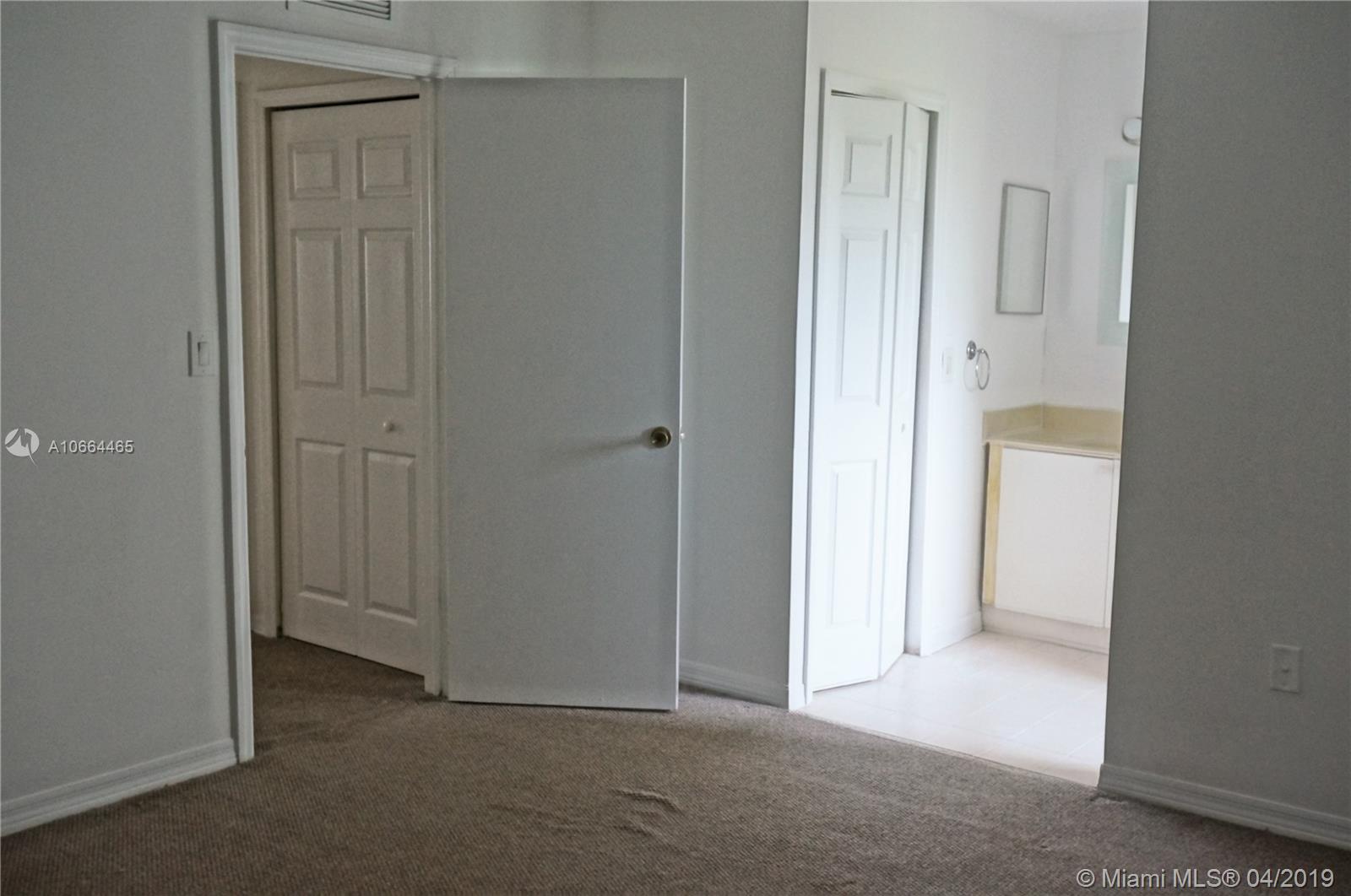 VENETIA GROVE - Residential