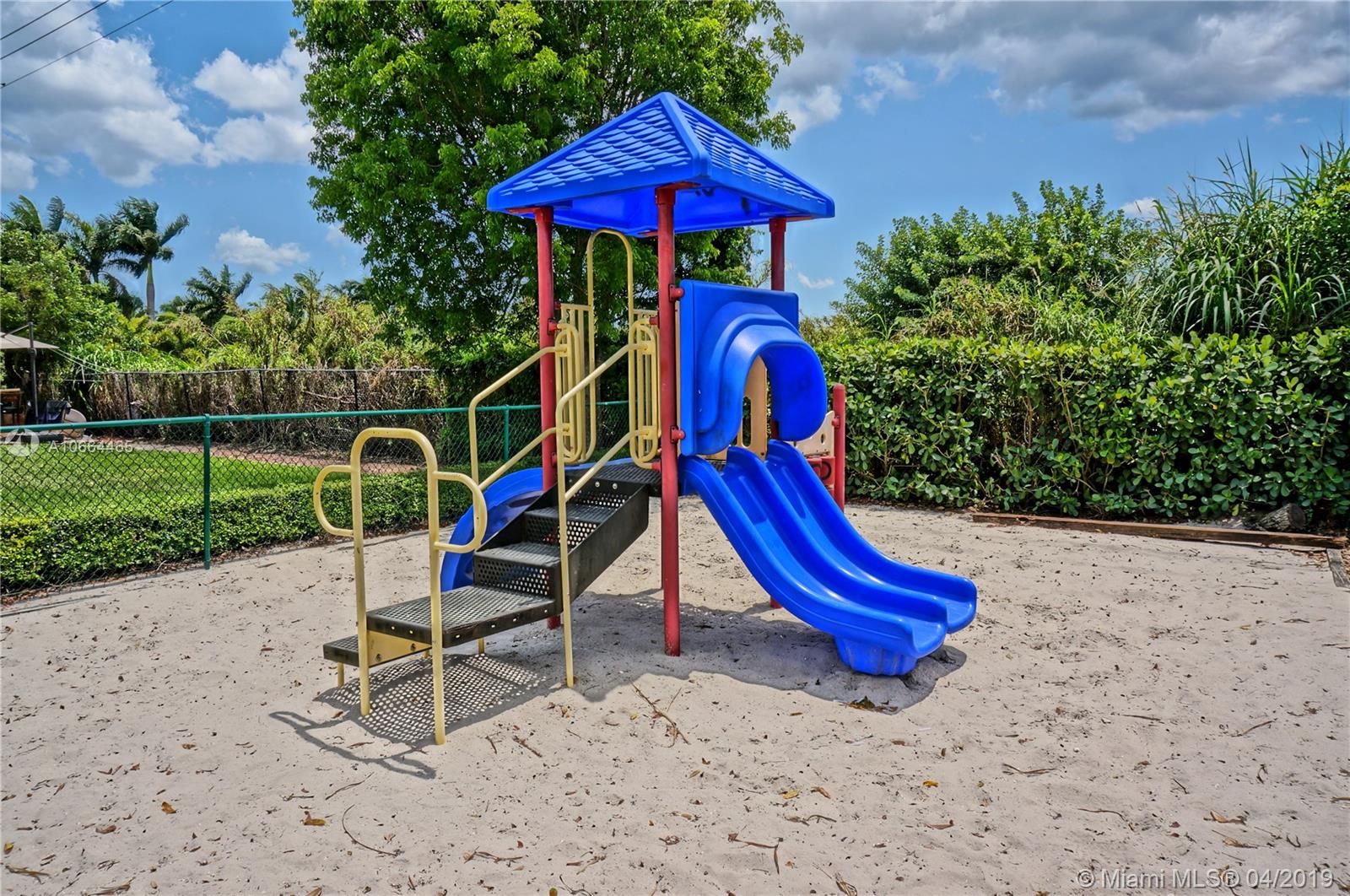 VENETIA GROVE - Residential