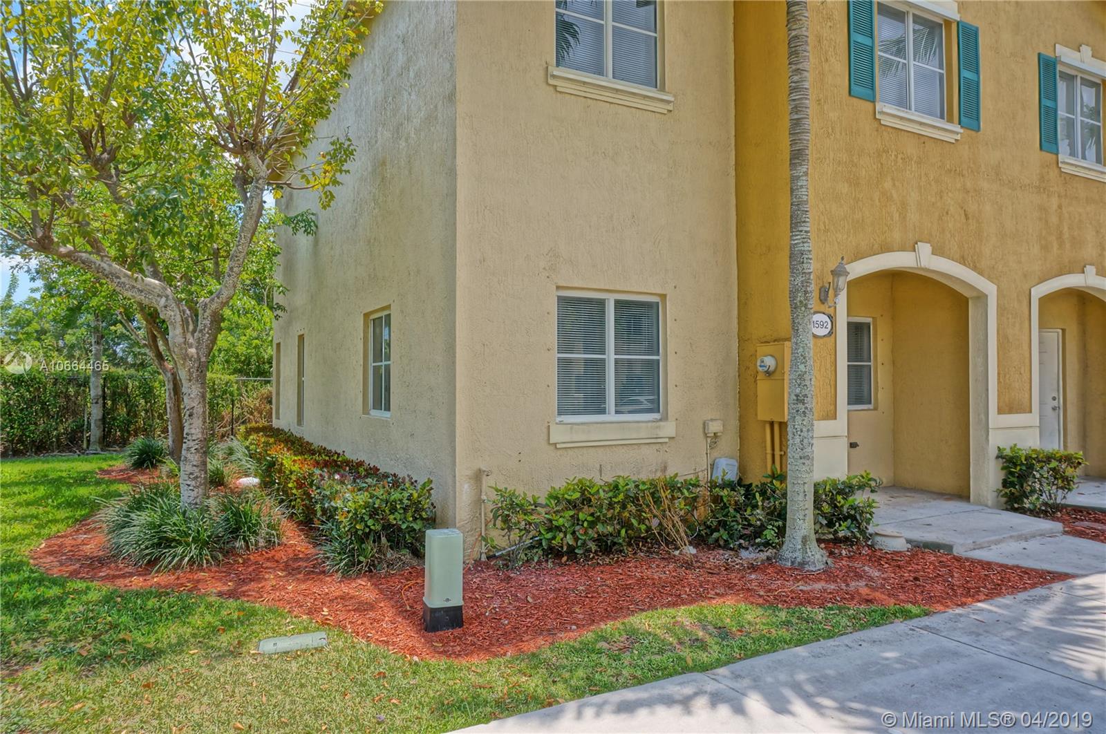 VENETIA GROVE - Residential