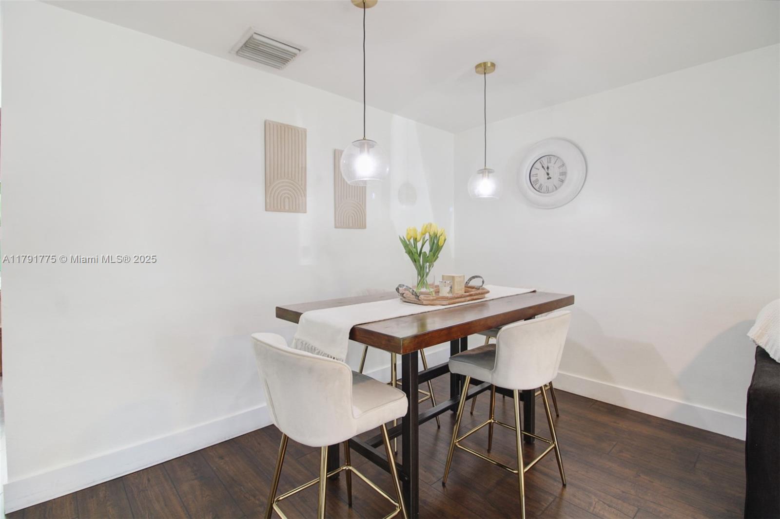 SUMMERTIME ISLES 1ST ADD - Residential Lease