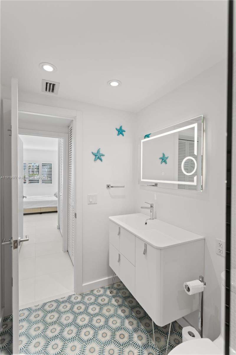 GOLDEN BAY TOWERS CO-OP - Residential