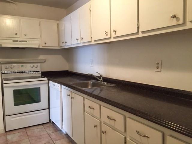 VENETIAN PALMS CONDO - Residential