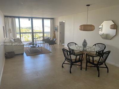 2425 Presidential Way 703