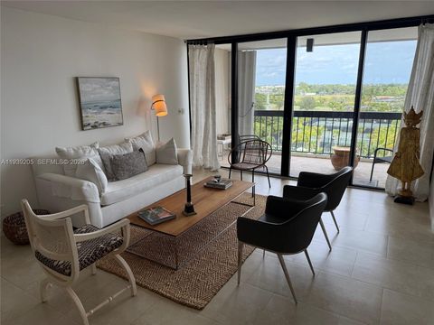 Photo of 2425 Presidential Way #703, West Palm Beach, FL 33401 (MLS # A11939205)