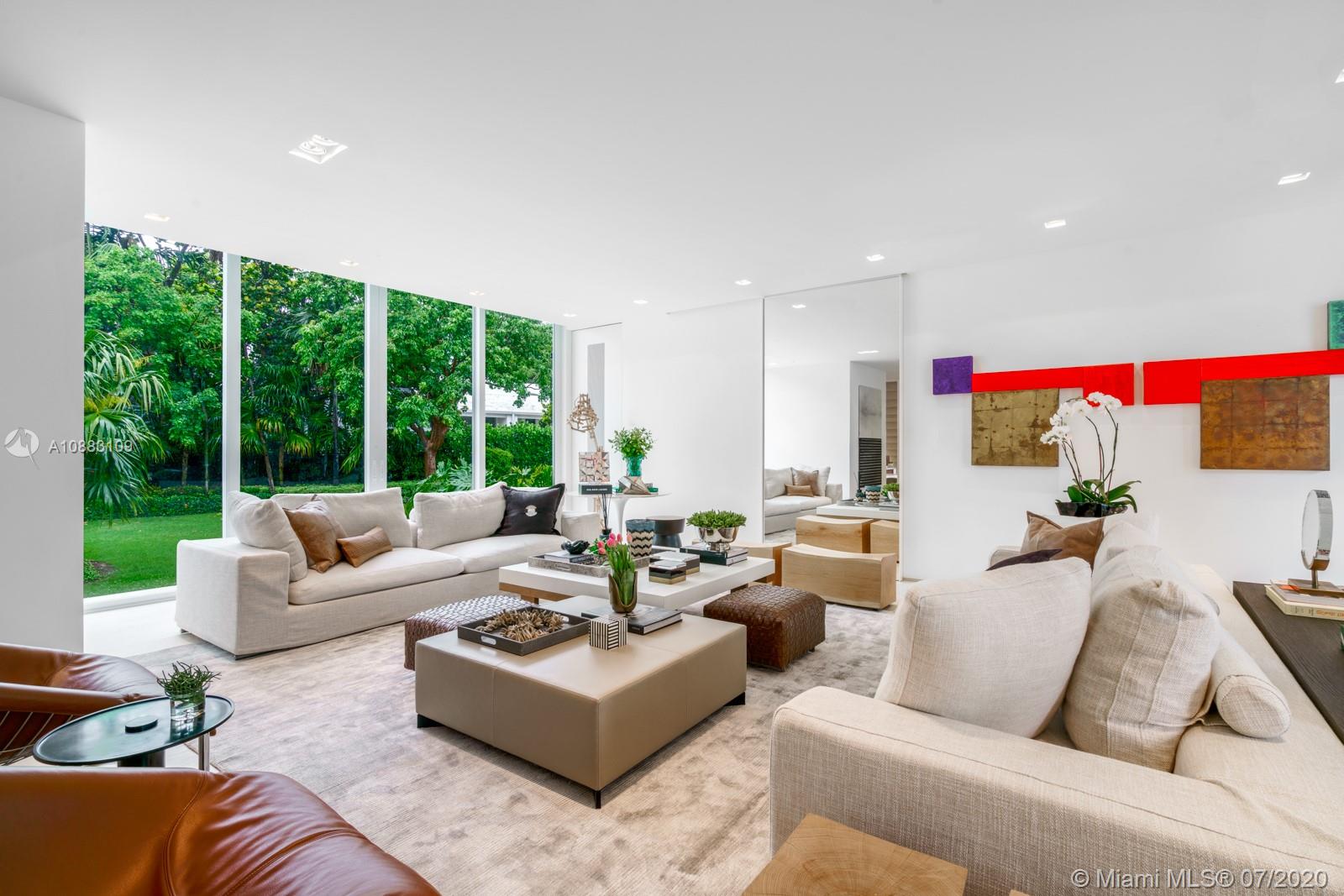 SMUGGLERS COVE - Residential