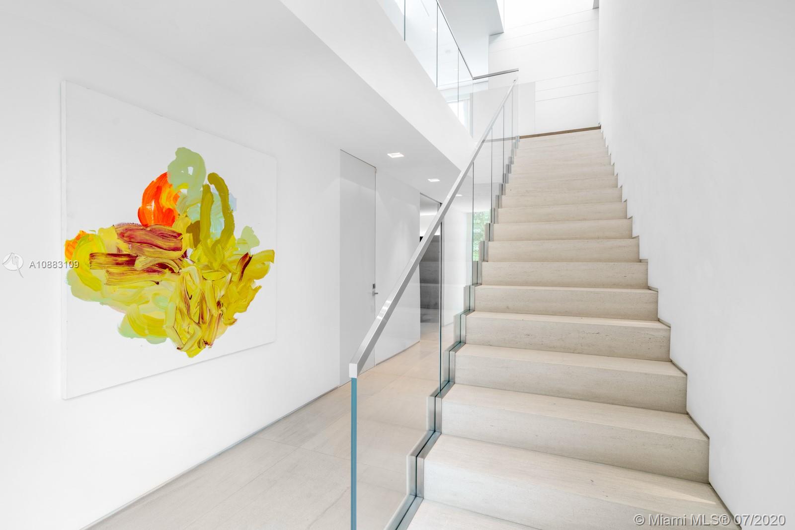 SMUGGLERS COVE - Residential