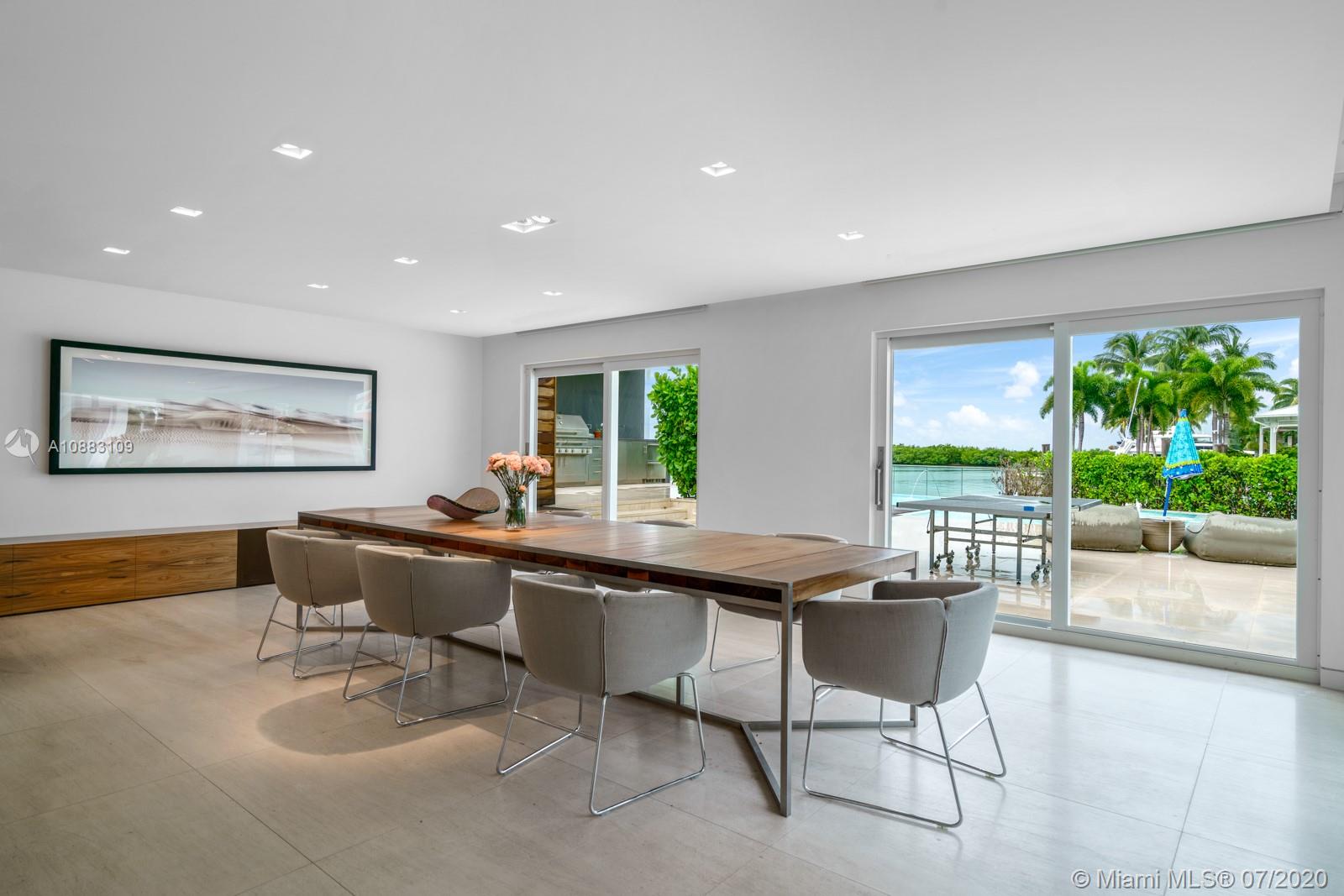 SMUGGLERS COVE - Residential