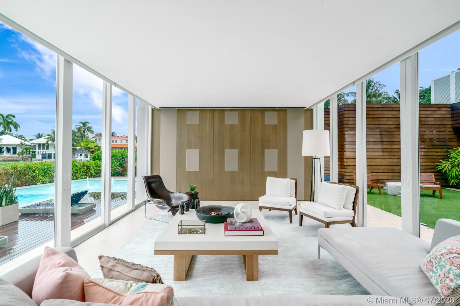 SMUGGLERS COVE - Residential