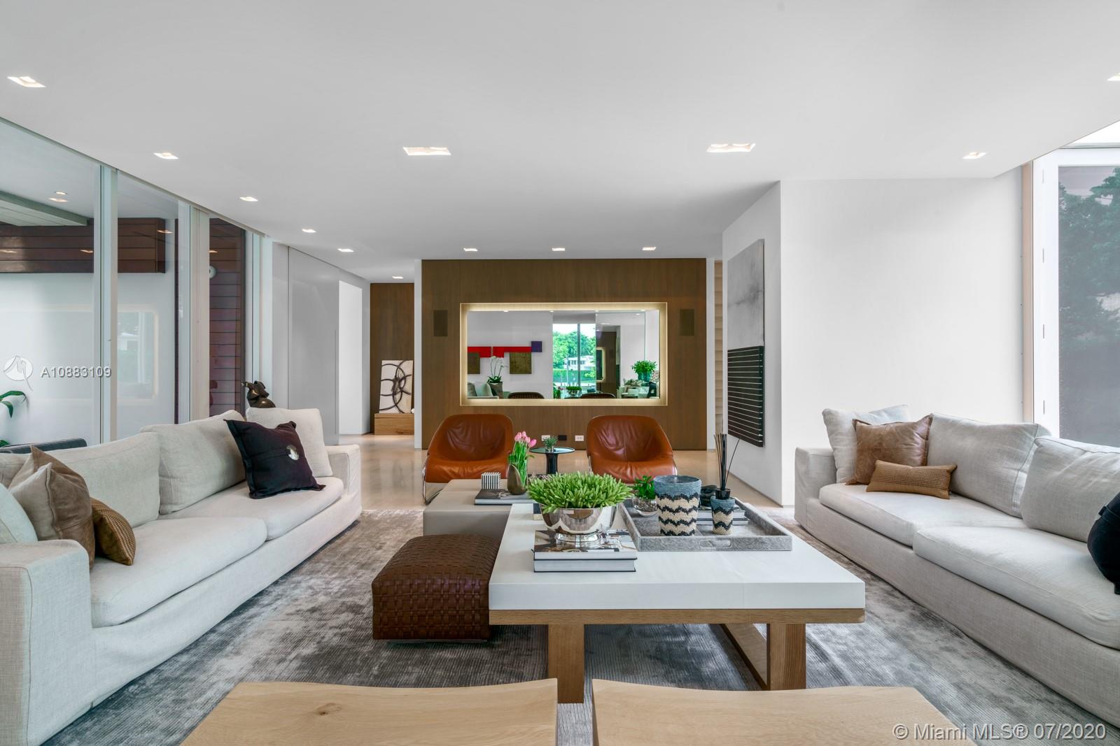 SMUGGLERS COVE - Residential