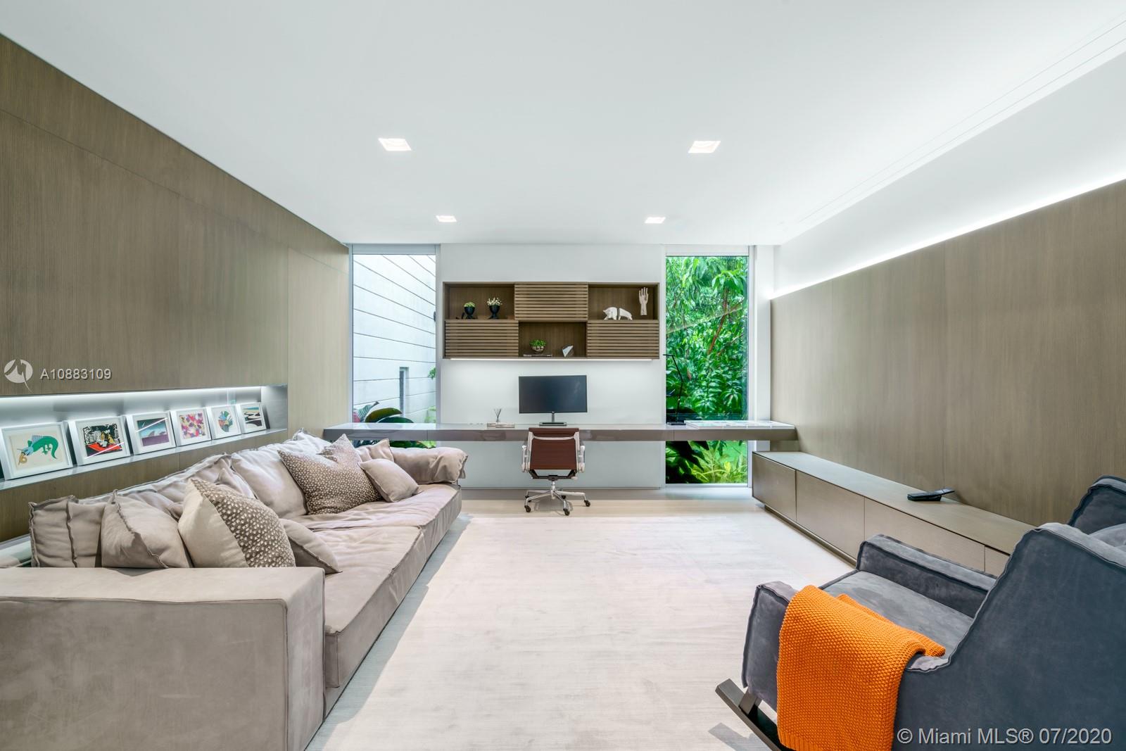 SMUGGLERS COVE - Residential