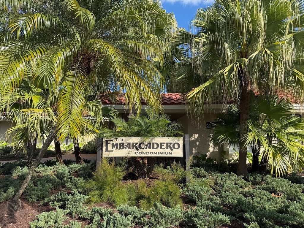 Photo of 5270 NE 6th Ave #E29, Oakland Park, FL 33334 (MLS # A11971476)