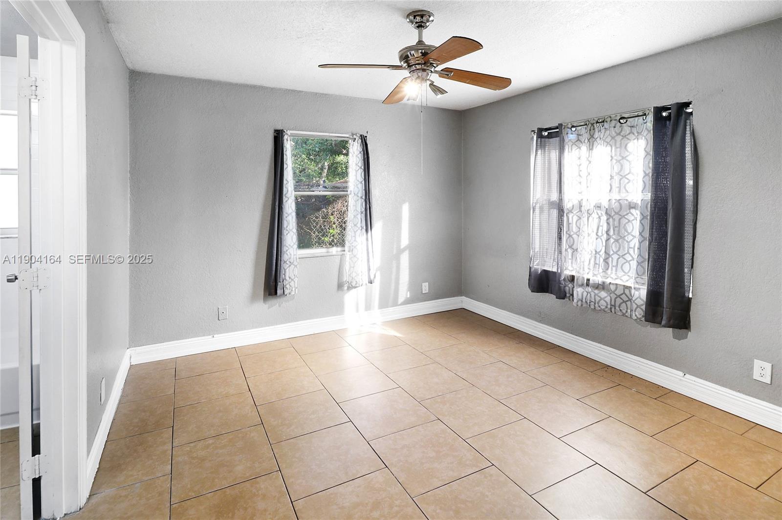 LAUDERDALE HOMESITES - Residential