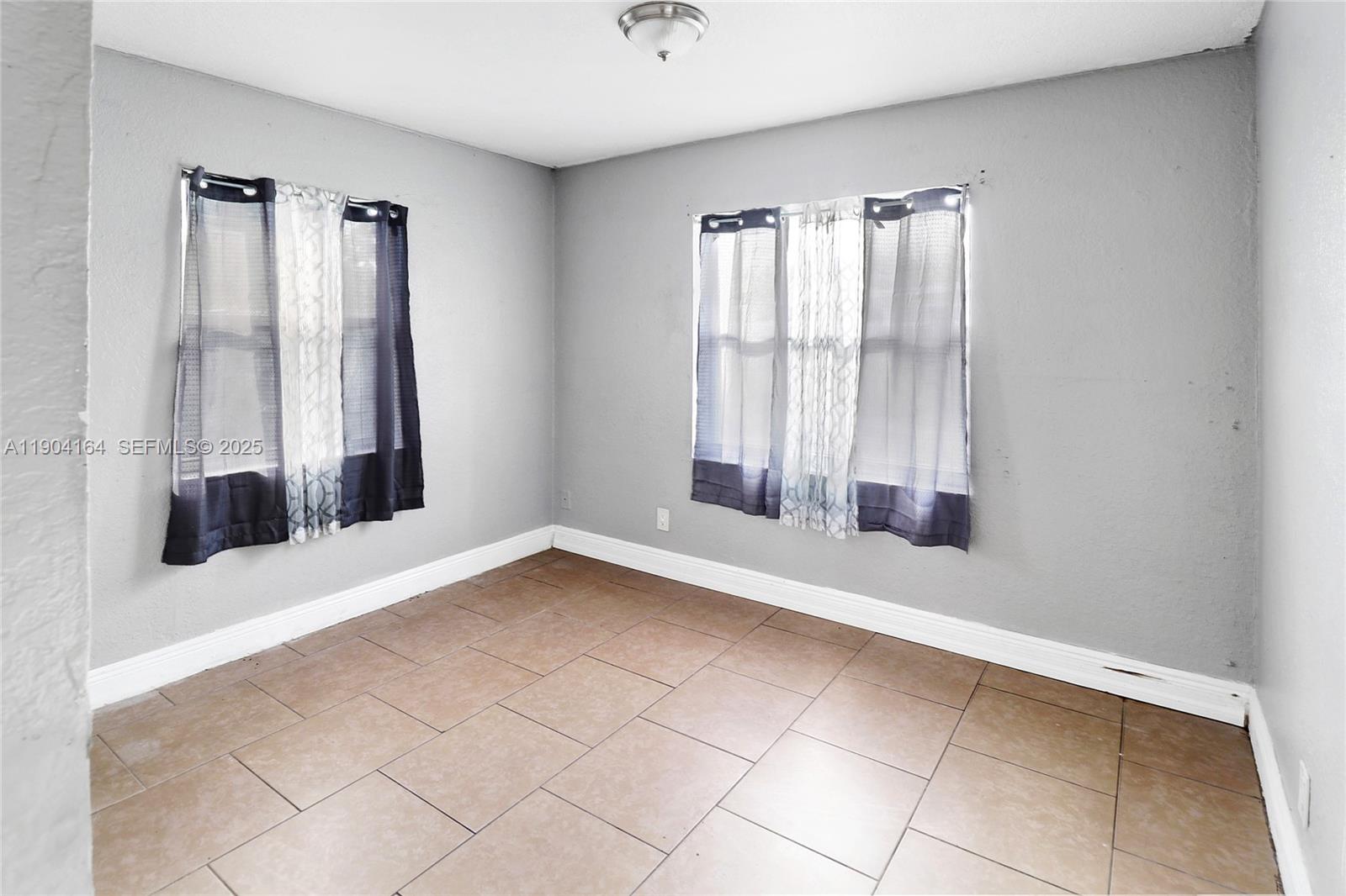 LAUDERDALE HOMESITES - Residential
