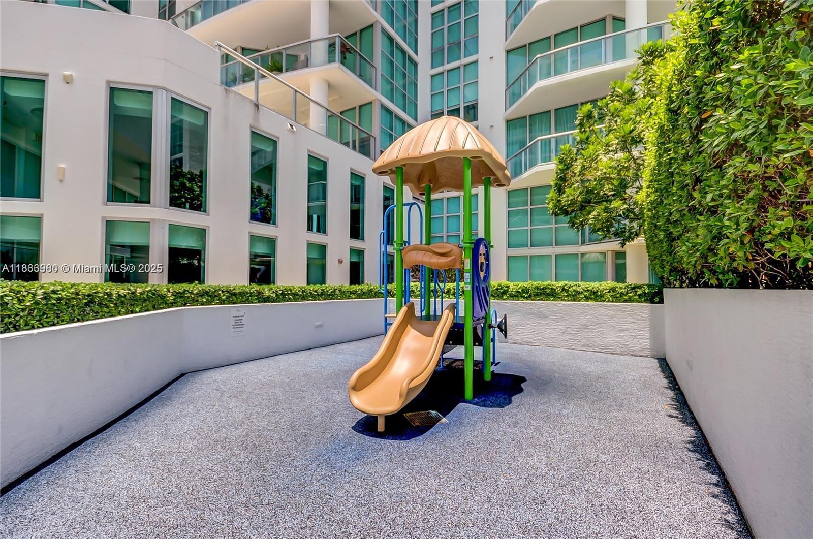 THE ATRIUM AT AVENTURA CO - Residential Lease