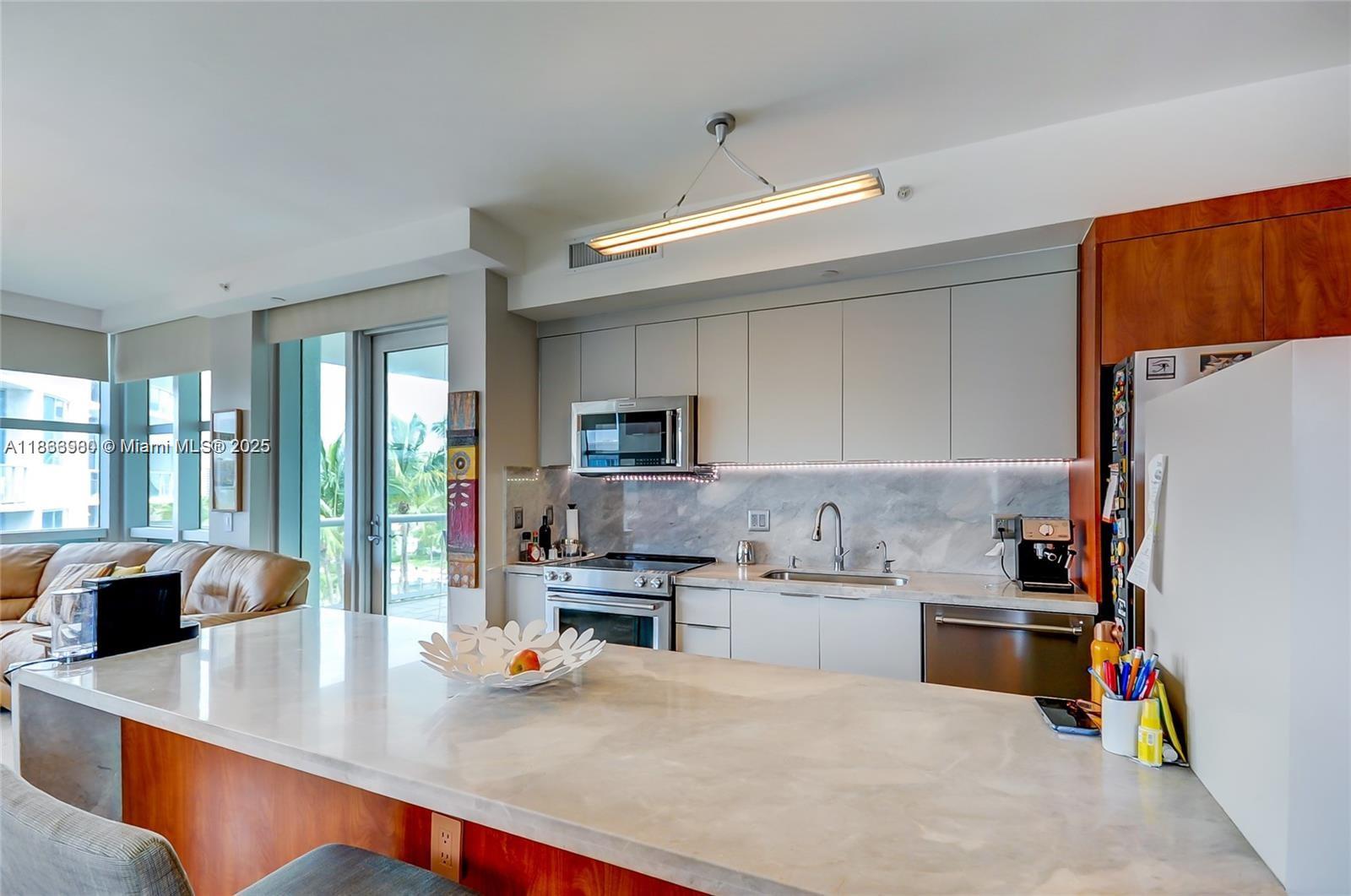 THE ATRIUM AT AVENTURA CO - Residential Lease