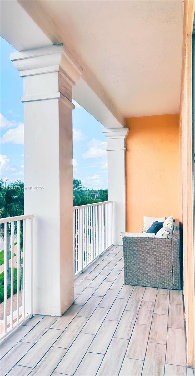MOORINGS AT LANTANA CONDO - Residential Lease