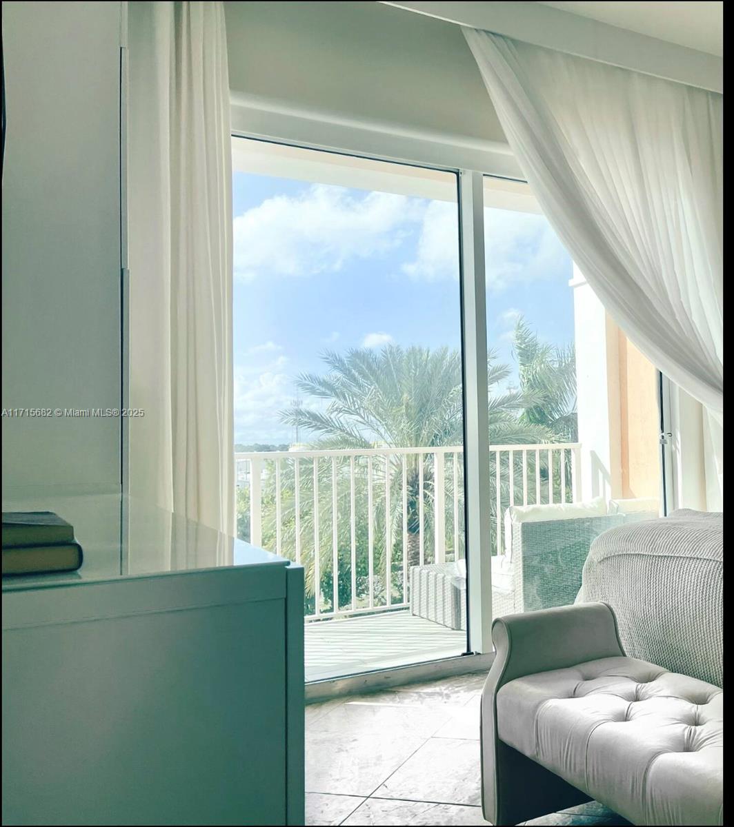 MOORINGS AT LANTANA CONDO - Residential Lease